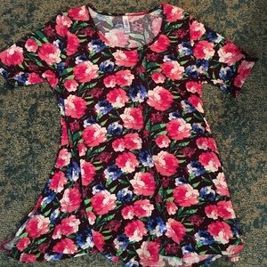 Lularoe top